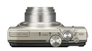 Nikon Coolpix S8200